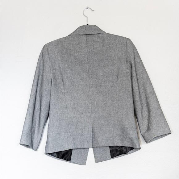 Minimum gray pant suit sz6-8. One button sz 8 blazer, flat front ankle trouser - Picture 3 of 5